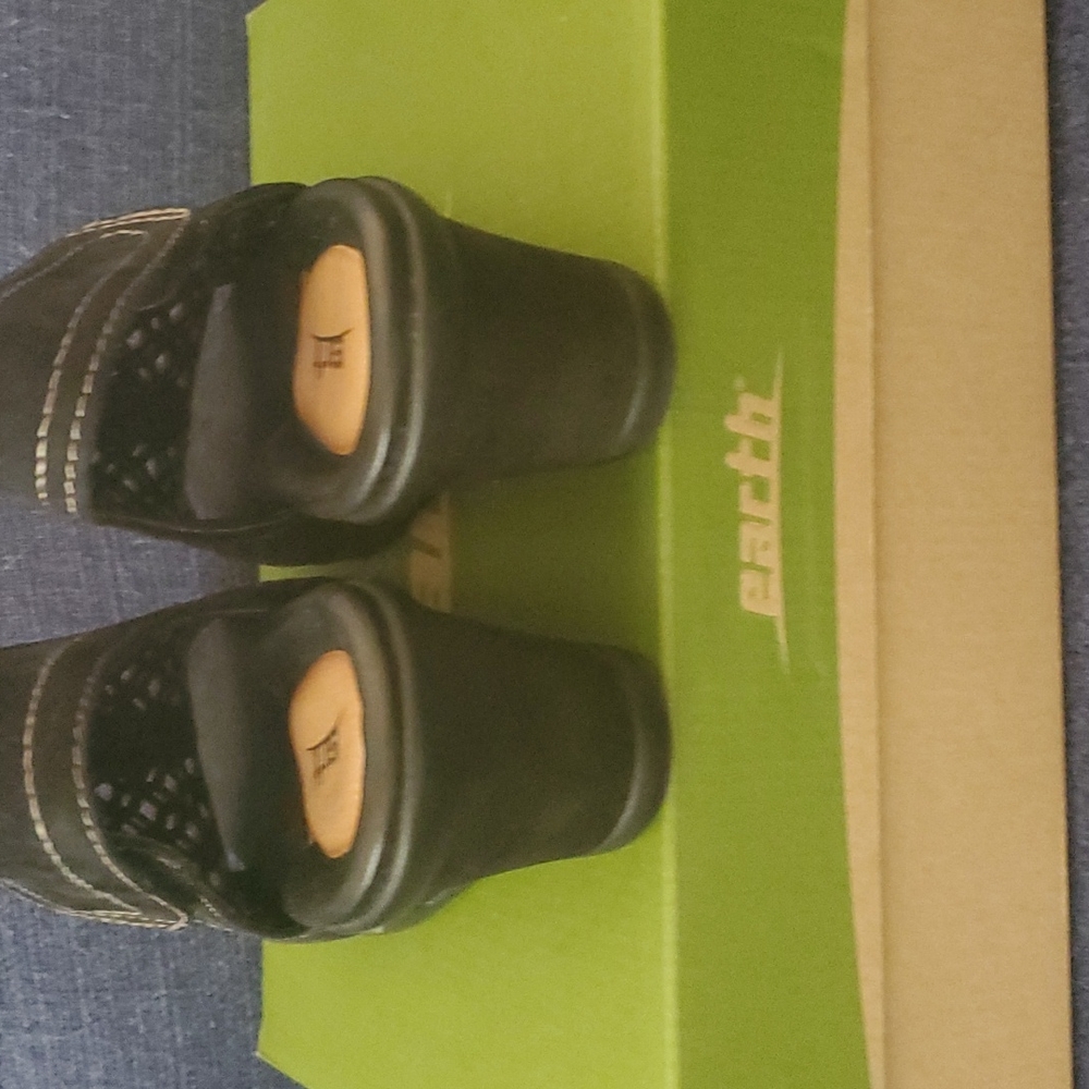 Sandals - Picture 4 of 5